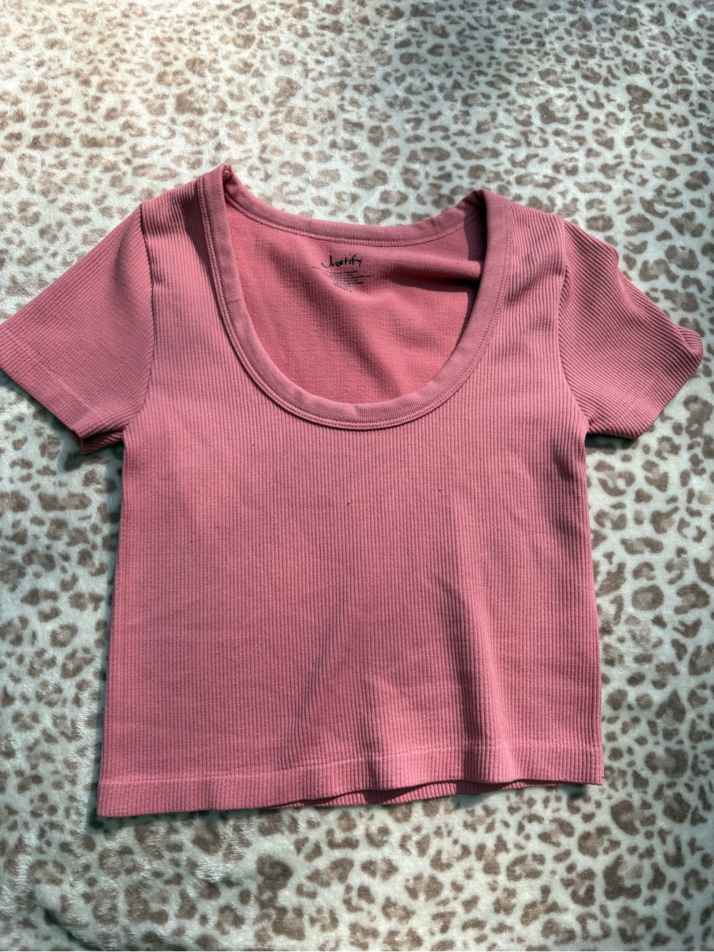 Justify Women's Size Small Scoop Neck Ribbed Pink Crop Top